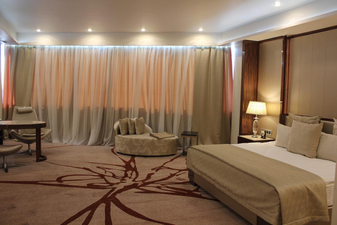Boutique Hotel Health Club&Spa Grand Prix Astana Exteriör bild