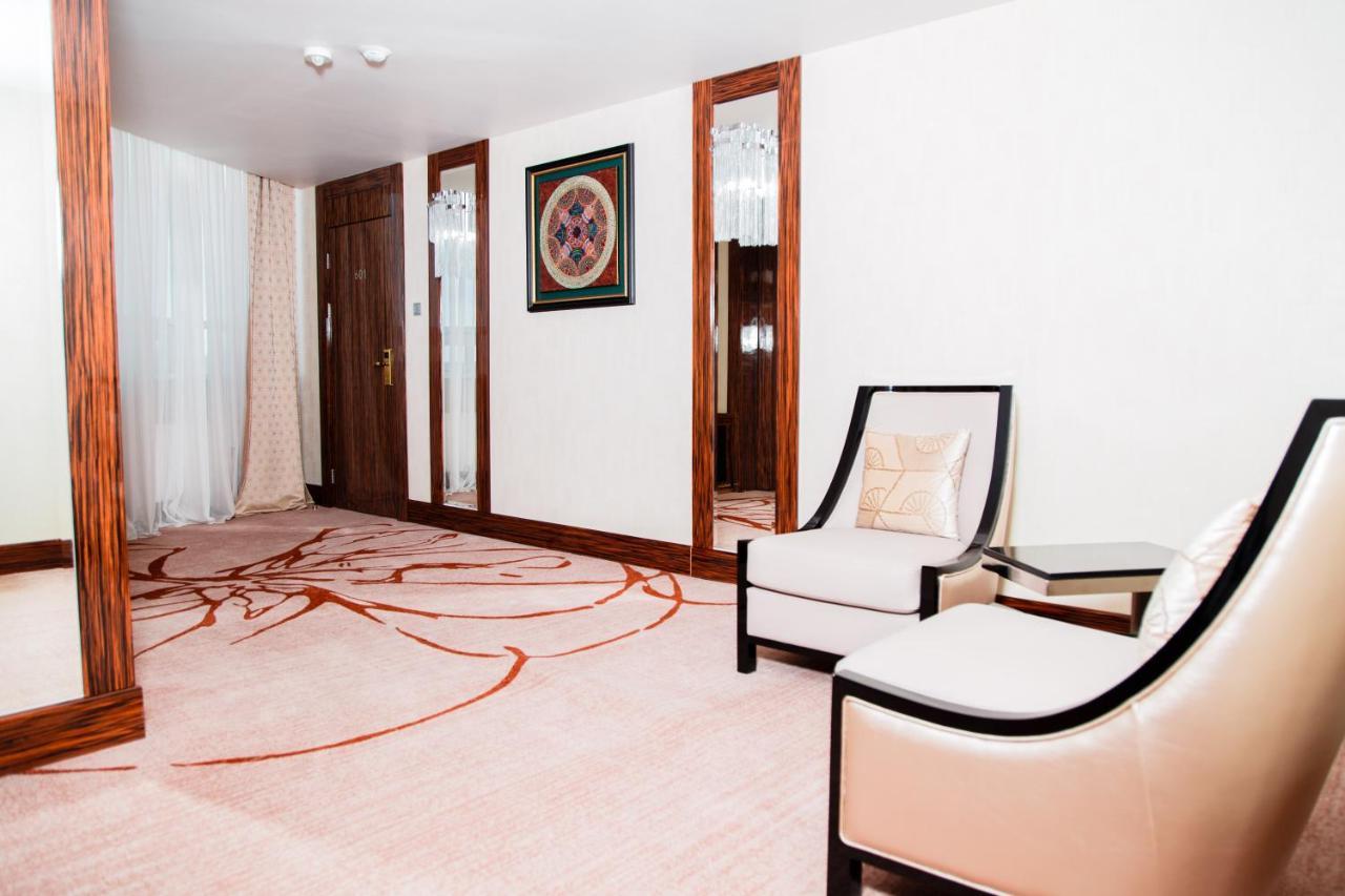 Boutique Hotel Health Club&Spa Grand Prix Astana Exteriör bild
