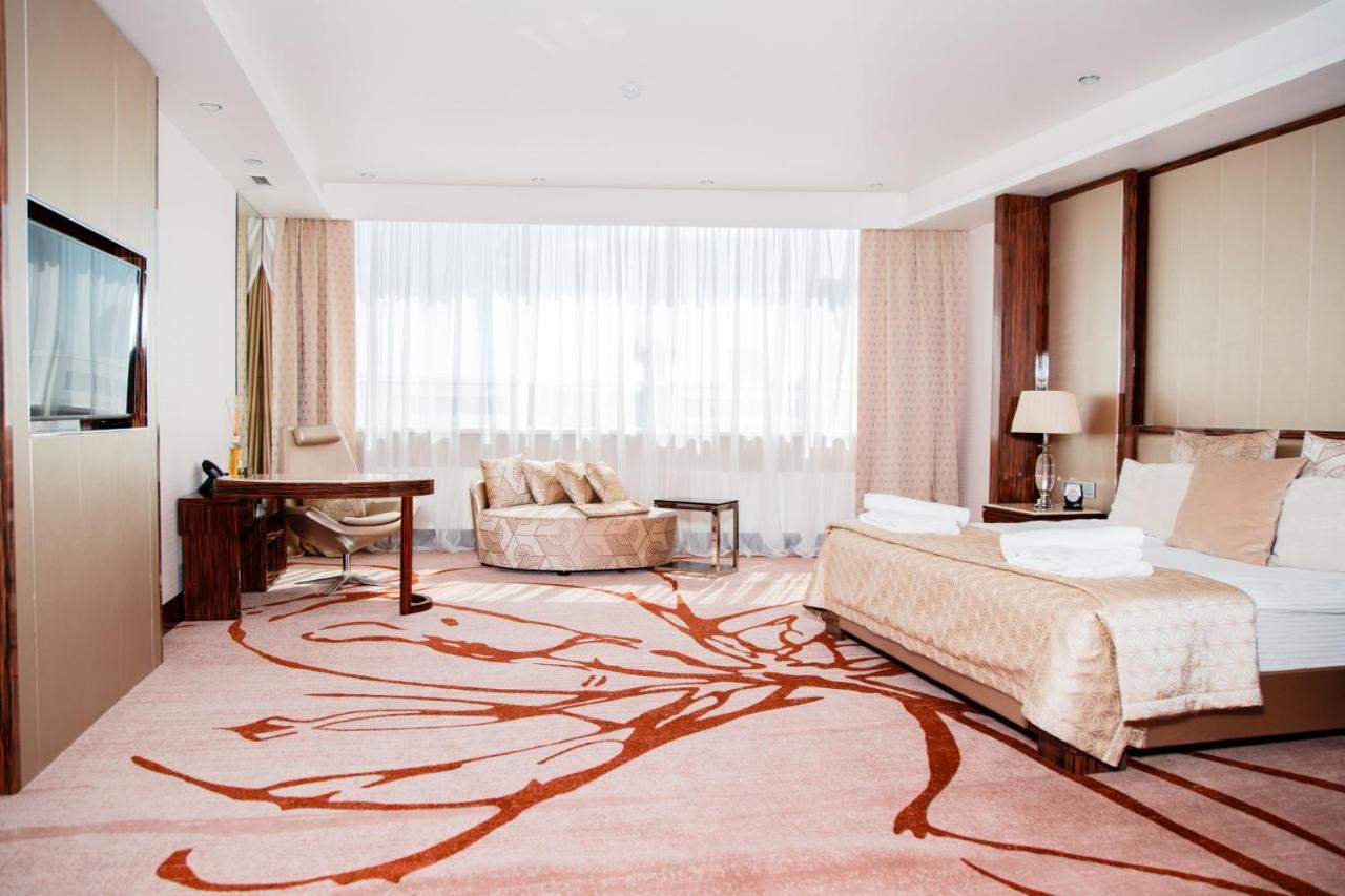 Boutique Hotel Health Club&Spa Grand Prix Astana Exteriör bild